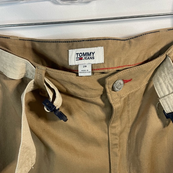 TOMMY JEANS Womens Beige Pocketed Zippered Belted Jogger-style Cargo Pants 28 - Picture 2 of 3